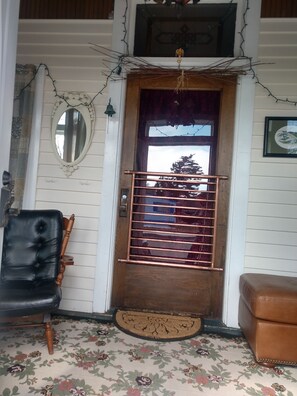 Interior - Thee Forks Mt. Historic 1910 Bryant Hotel 28 Minutes From Bozeman Montana (Three Forks)