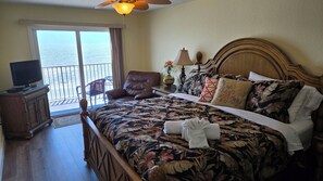 3 chambres, fer et planche à repasser, lit de bébé portatif