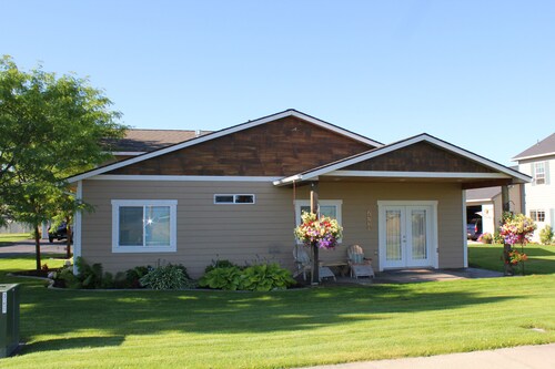 Close To Everything! Well Equipped, Centrally Located House Near Coeur D'alene.