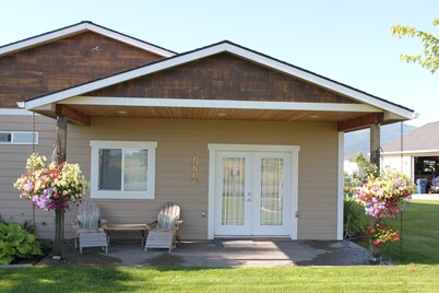 Close To Everything! Well Equipped, Centrally Located House Near Coeur D'alene.