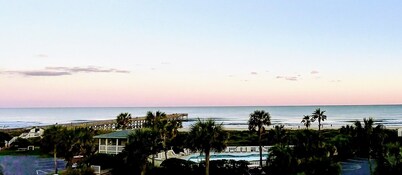 OCEANFRONT 1 BR  Isle of Palms Sea Cabin Condo-  Breathtaking 3rd Floor Views