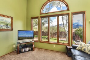 Smart TV, DVD player, ping pong, books