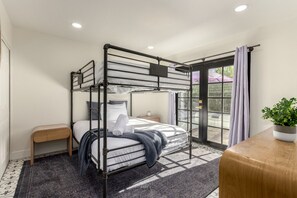 5 bedrooms, desk, iron/ironing board, travel cot