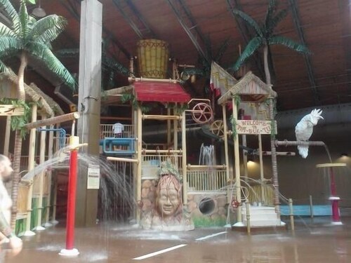 Ylellinen, kylpytynnyri, takka, biljardipöytä, lemmikkiystävällinen, ei vakuutta!