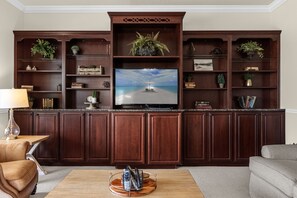 Smart TV, videojuegos, reproductor de DVD y libros 