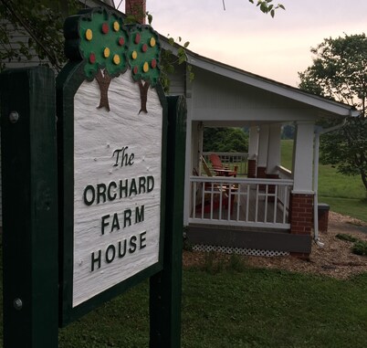 Relaxing stay at Morris Orchard 25 minutes from Liberty University.