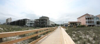 Mascotas Leeward Cottage: Sólo unos pocos pasos de la playa