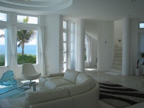 Interior - Cool, Dreamy Oceanfront Villa... "Cristal"  Famously Beautiful (Isla Mujeres)