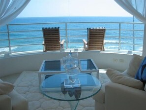 Property grounds - Cool, Dreamy Oceanfront Villa... "Cristal"  Famously Beautiful (Isla Mujeres)