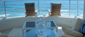 Cool, Dreamy Oceanfront Villa... "Cristal"  Famously Beautiful