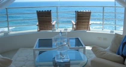 Cool, Dreamy Oceanfront Villa... "Cristal" Famously Beautiful