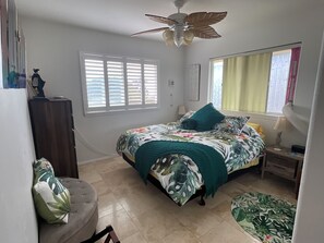 1 habitación, tabla de planchar con plancha, wifi gratis y ropa de cama 