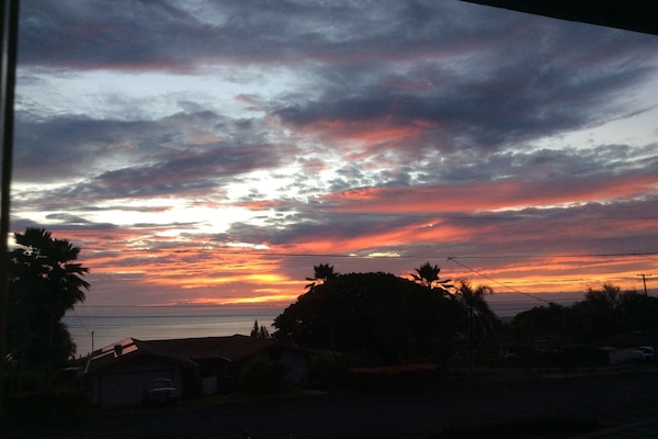 More Kona Sunset views...each day is different and never gets old