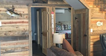 #3 Fall Creek Cabins 1 mile from Lake Norfork and Mtn. Home Ar.