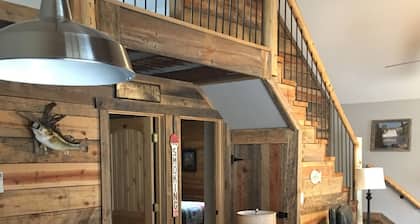 #3 Fall Creek Cabins 1 mile from Lake Norfork and Mtn. Home Ar.