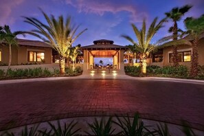 المنطقة المحيطة بالمنشأة