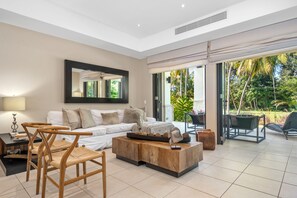 Smart TV - Luxurious Four Seasons PR Bahia Beach Villa; Golf, Pool, Tennis & Golf Cart (Rio Grande)