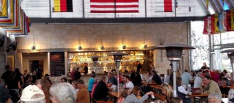 POOLSIDE PARADISE!! WATERWHEEL CONDO 2 POOLS/4 HOT TUBS/Guadalupe RIVER