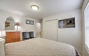 3 室のベッドルーム、デスク、アイロン / アイロン台、WiFi (無料)