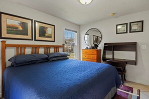 3 habitaciones, escritorio, tabla de planchar con plancha y wifi gratis 