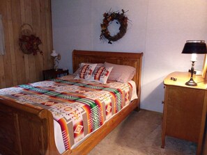 2 عدّة غرف نوم ومكواة/لوح كي وواي فاي مجانًا وملاءات أسرّة