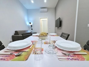 Luxury Apartment, Kitchenette | Private kitchenette
