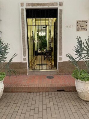 Entrada de la propiedad