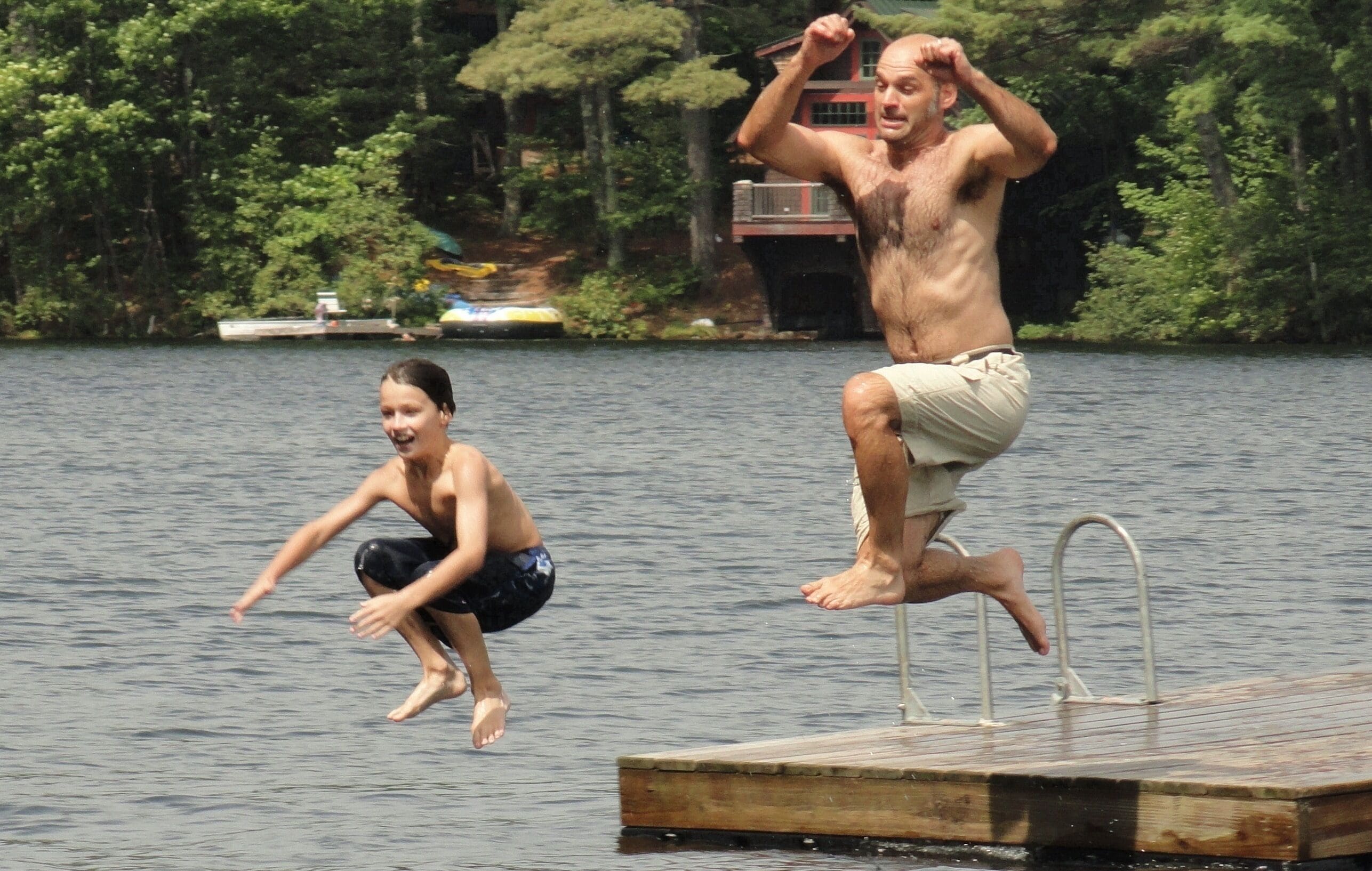 Private beach, 8 kayaks/canoes, Bocce- perfect for multiple families to share!! 