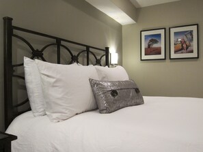 1 bedroom, iron/ironing board, WiFi, bed sheets - Stunning, Stylish Flat, Cool Neighborhood Close to Everything (Washington)