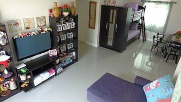 Family Duplex, 4 Bedrooms | 4 bedrooms, in-room safe, desk, rollaway beds