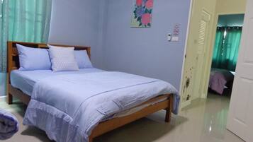 Family Duplex, 4 Bedrooms | 4 bedrooms, in-room safe, desk, rollaway beds