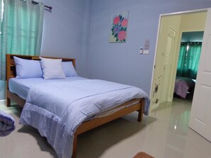 Family Duplex, 4 Bedrooms | 4 bedrooms, in-room safe, desk, rollaway beds - Sandy Home Sattahip (Sattahip)