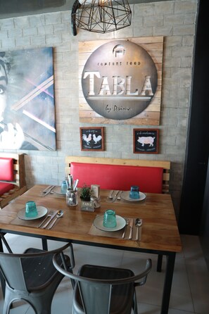 Breakfast, lunch, dinner served; local and international cuisine  - GT Hotel Jaro (Iloilo)