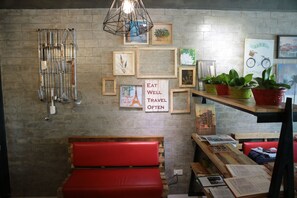 Lobby sitting area - GT Hotel Jaro (Iloilo)