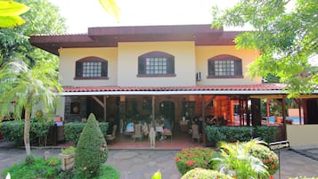 Tägliches inbegriffenes kontinentales Frühstück