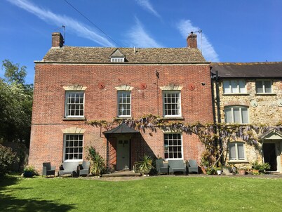 Charming, historic mill close to the Cotswold Way in North Nibley<br>