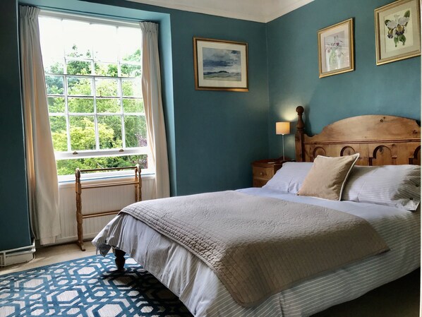 4 عدّة غرف نوم ومكواة/لوح كي وسرير سفر وواي فاي مجانًا