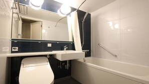 Ensemble douche/baignoire, baignoire relaxante profonde, sèche-cheveux