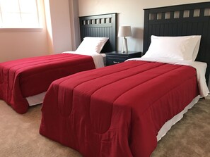 5 bedrooms, iron/ironing board, WiFi, bed sheets