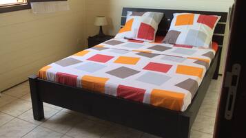 3 bedrooms, iron/ironing board, WiFi, bed sheets