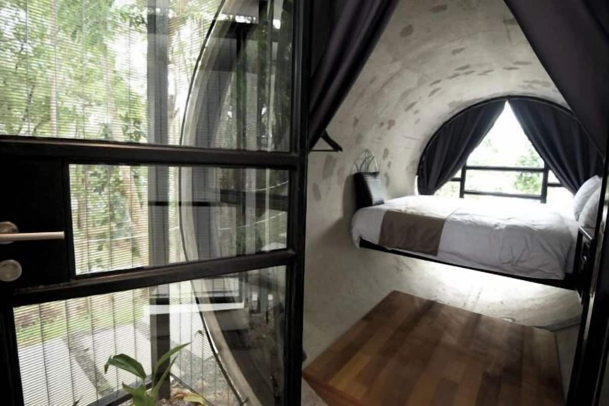 In-room safe, blackout curtains, soundproofing, free WiFi
