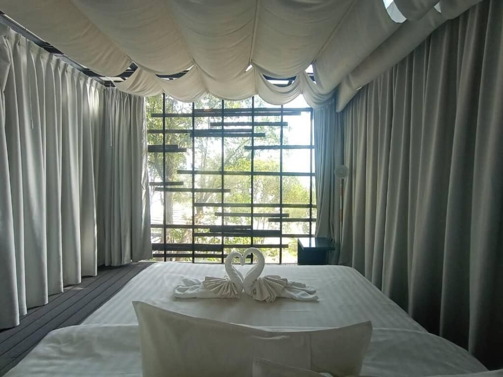 In-room safe, blackout curtains, soundproofing, free WiFi