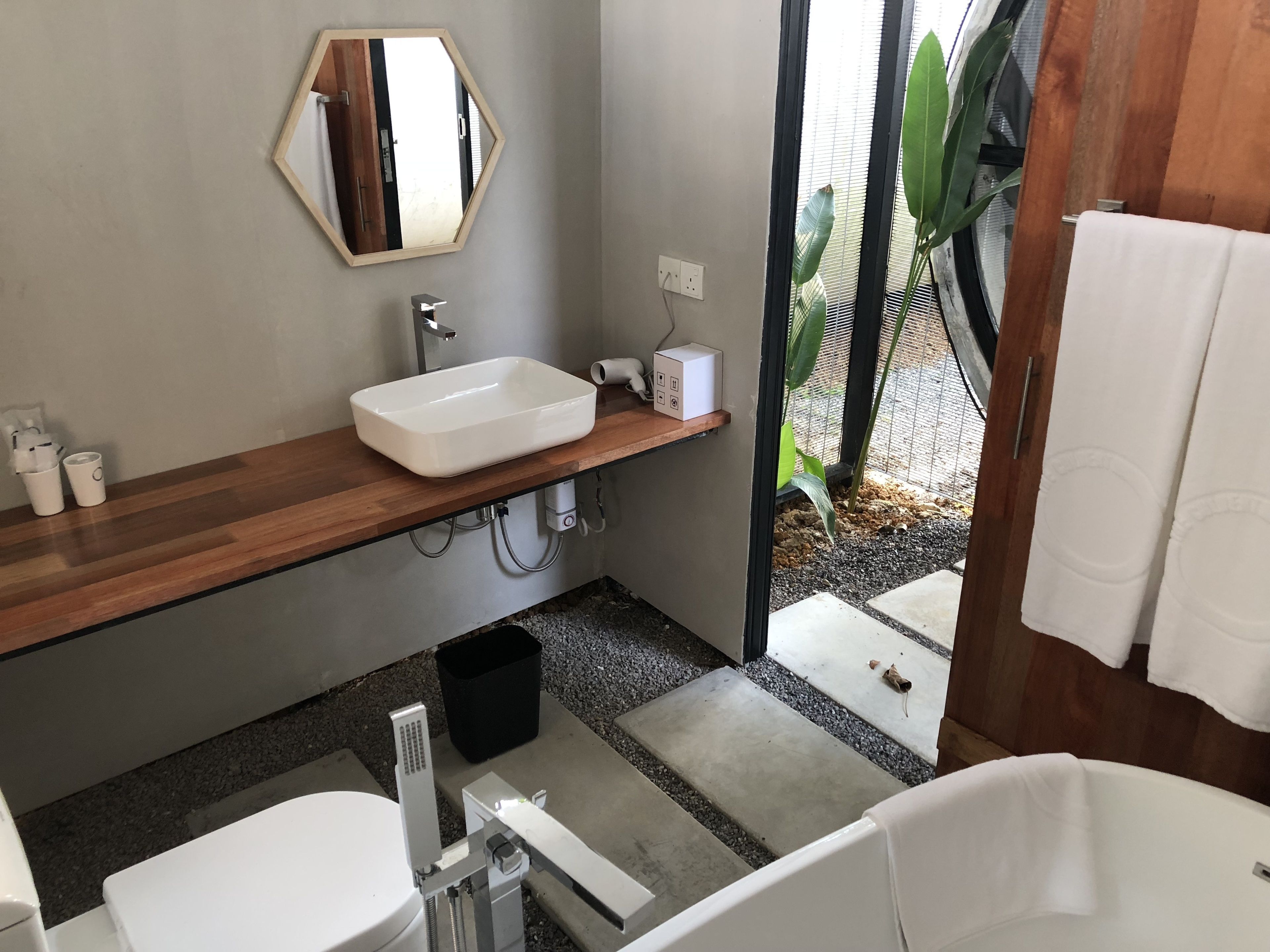 sea view suite | bathroom shower