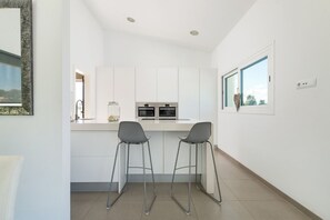 Interior - New pool 12.5 x 3m. Oll included. (SENCELLES)