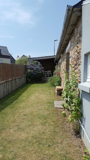 Property grounds - Sea view, comfortable house in Loguivy-de-la-Mer, near Paimpol  (Ploubazlanec)