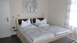 2 عدّة غرف نوم وخزنة داخل الغرفة ومكواة/لوح كي وواي فاي مجانًا