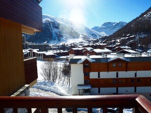 Property grounds - 3 comfortable and bright rooms, beautiful view of Solaise and the Daille (Val-D'isère)