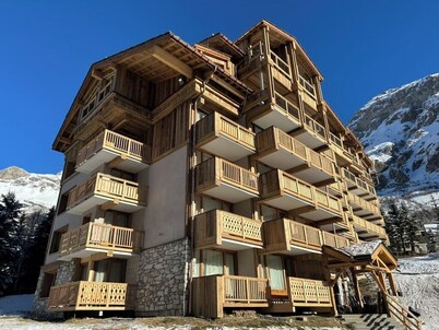 3 comfortable and bright rooms, beautiful view of Solaise and the Daille