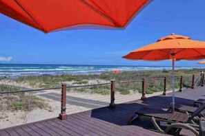 Property grounds - 5BR/5BA Large Family Luxury Beachfront Condo, Private Terrace & Pool (South Padre Island)