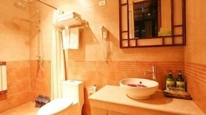Buồng tắm vòi sen, đồ dùng nhà tắm miễn phí, máy sấy tóc